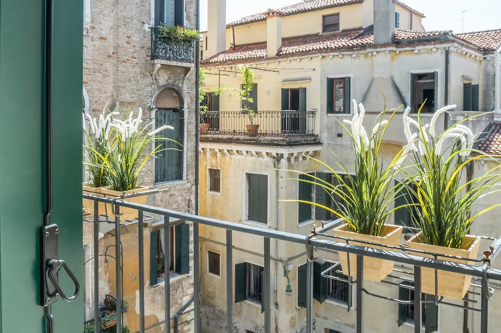 Residenza Rialto Hotel Venice 3*,